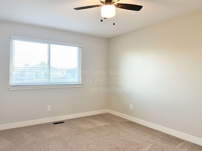 Building Photo - 7365 Cotton Dr