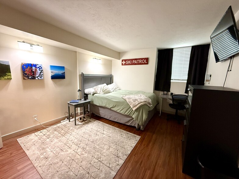 Building Photo - 249 S 700 E