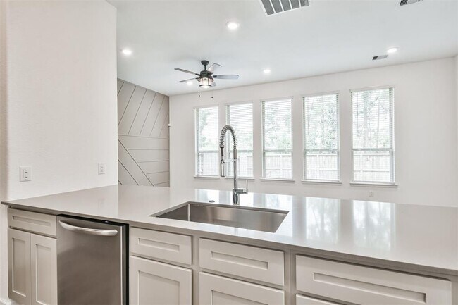 Building Photo - 582 Dry Fork Ln