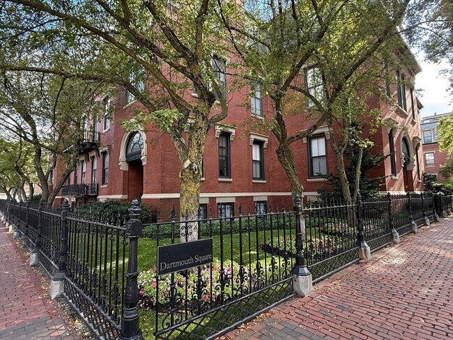 Building Photo - 130 Appleton St