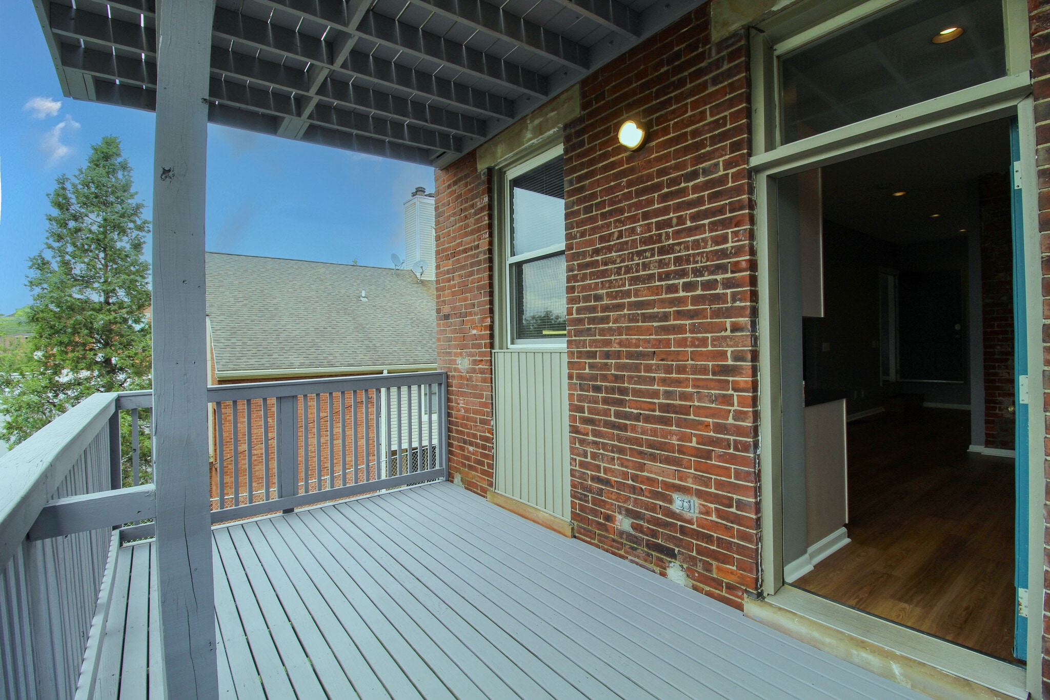 Building Photo - 2127 Deerfield Pl