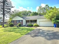 Building Photo - 16 Brightview Dr