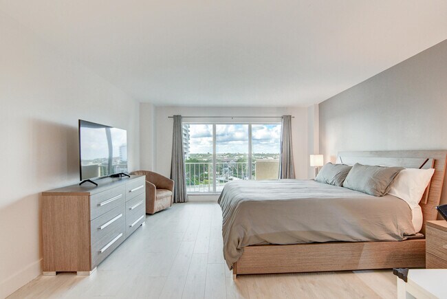 Building Photo - 4301 N Ocean Blvd