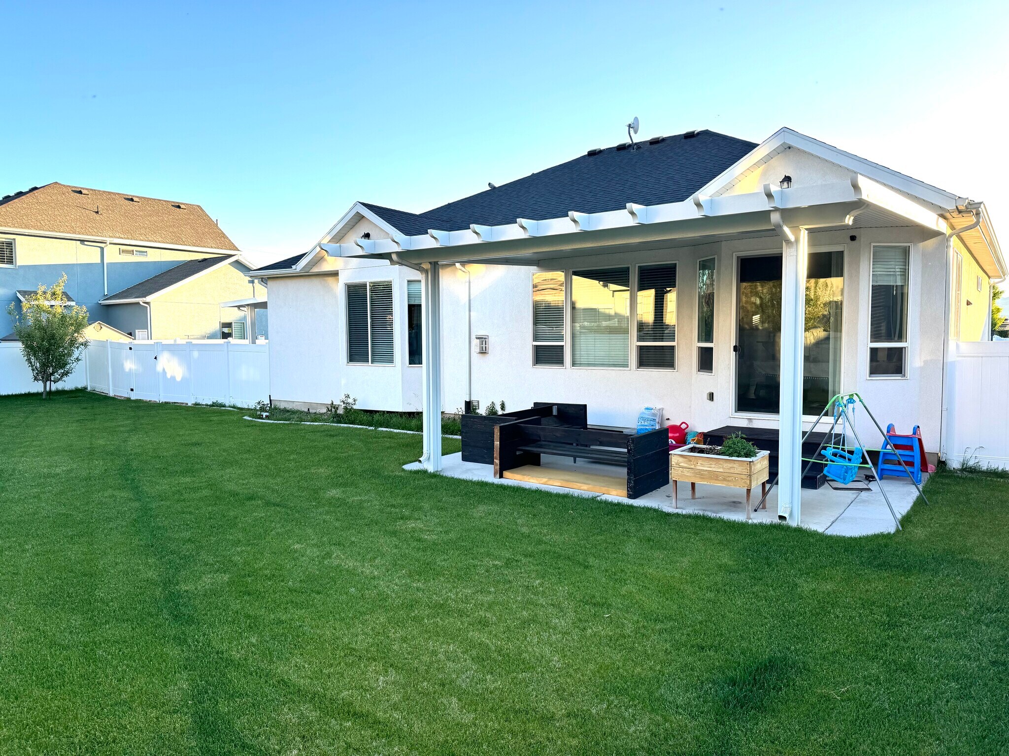 Building Photo - 3288 N 200 W