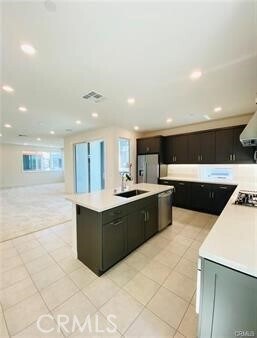 Building Photo - 402 Transport