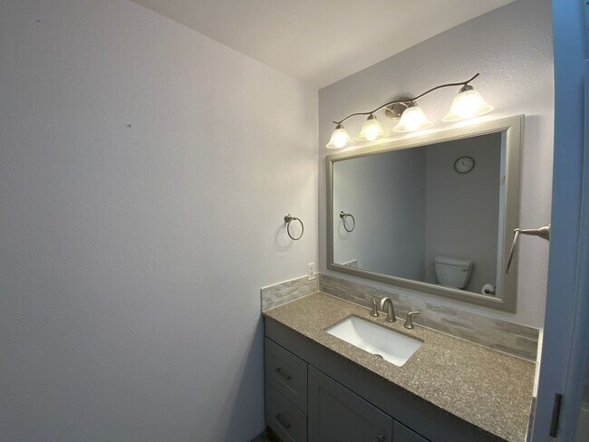 Building Photo - 4 Bedroom Single Story Home Available Near Tramway Blvd NE & Copper Ave NE!