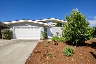 Building Photo - 1351 Egret Dr