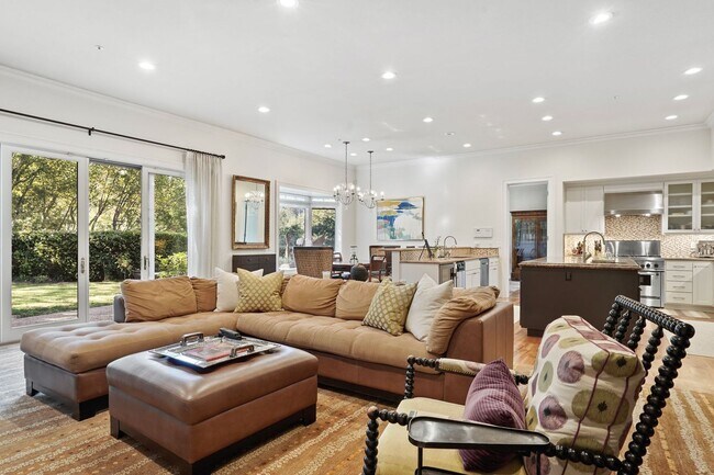 Building Photo - Stunning 4Bed/5bath Home in Kentfield