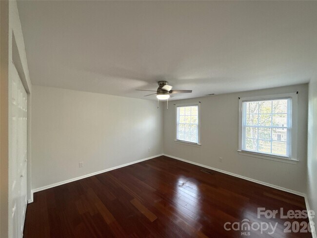 Building Photo - 7318 Connan Ln