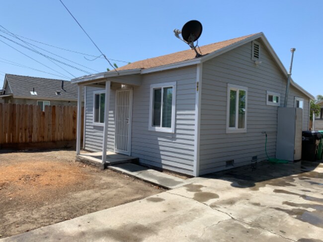 Building Photo - 176 N F St