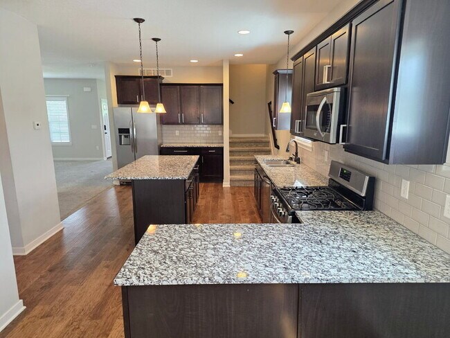 Building Photo - 5555 S Prairie View Dr