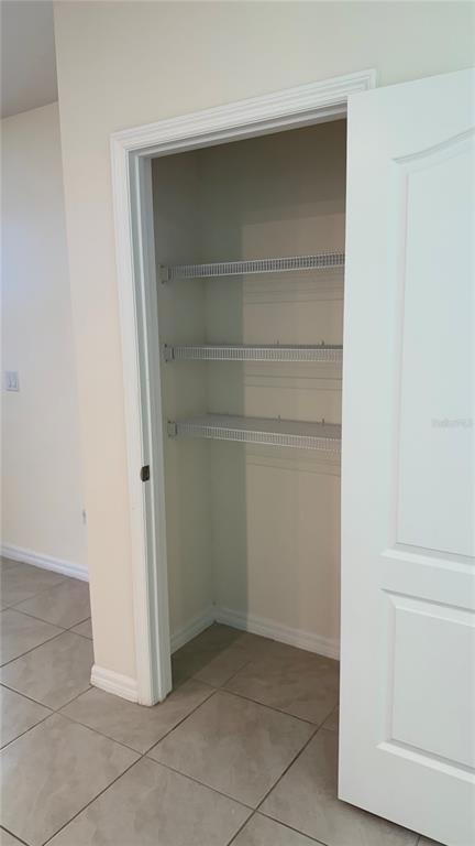 Building Photo - 729 Brooklet Dr