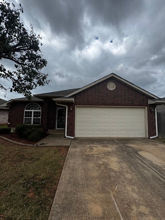 Building Photo - 17317 Bronze Ln