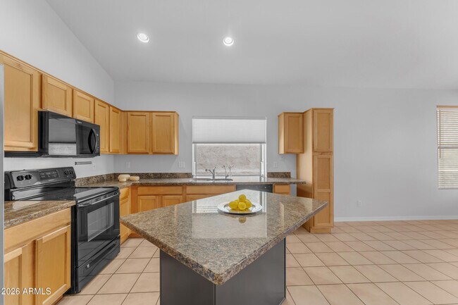 Building Photo - 13867 E Paradise Ln