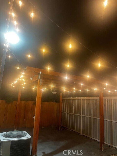 Building Photo - 2615 Van Buren Pl