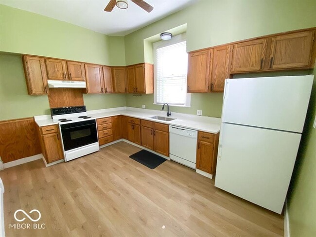 Building Photo - 4208 Rookwood Ave