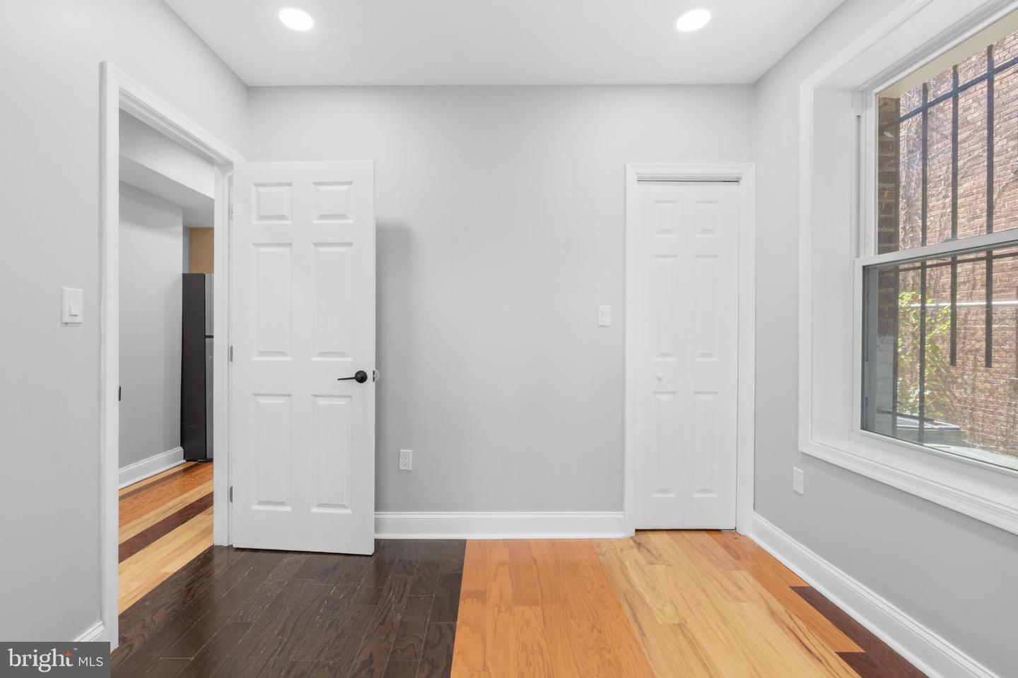 Building Photo - 313 Parkland Pl SE