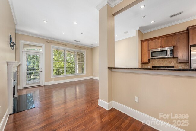 Building Photo - 5425 Closeburn Rd