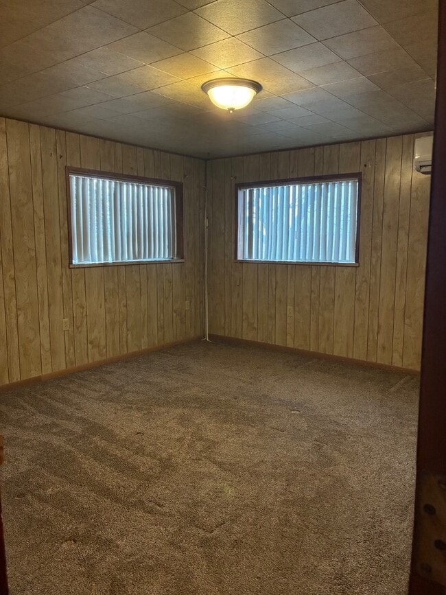 Building Photo - 1415 E 850 N