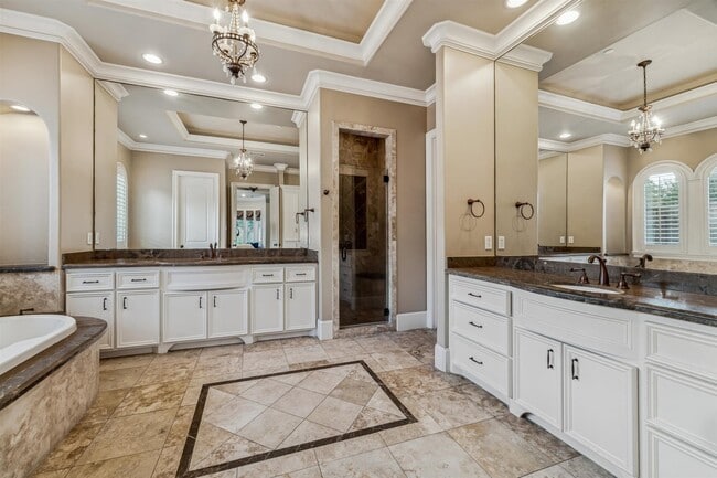 Building Photo - 170 Plantation Rd