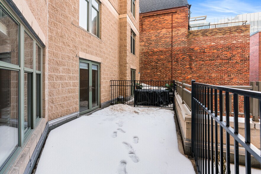 Building Photo - 1150 K St NW