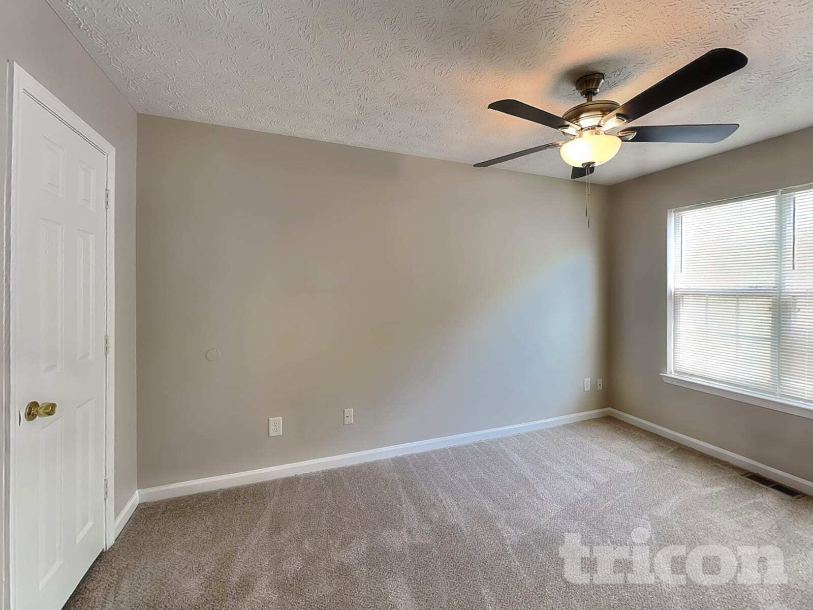 Building Photo - 1330 Ling Dr