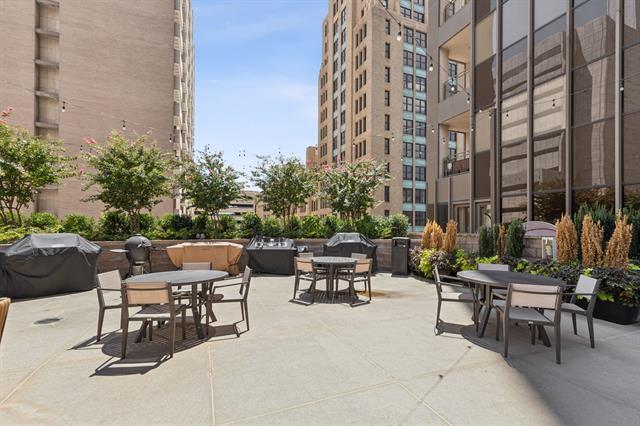 Building Photo - 1200 Main St