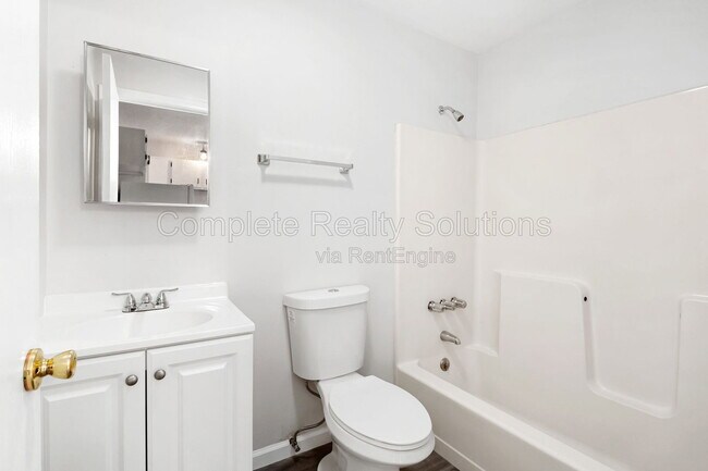 Building Photo - 790 Country Aire Ct