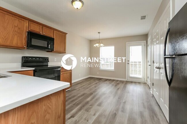 Building Photo - 3 Bedroom Pet-Friendly Home in La Vergne, TN with Main Street Renewal