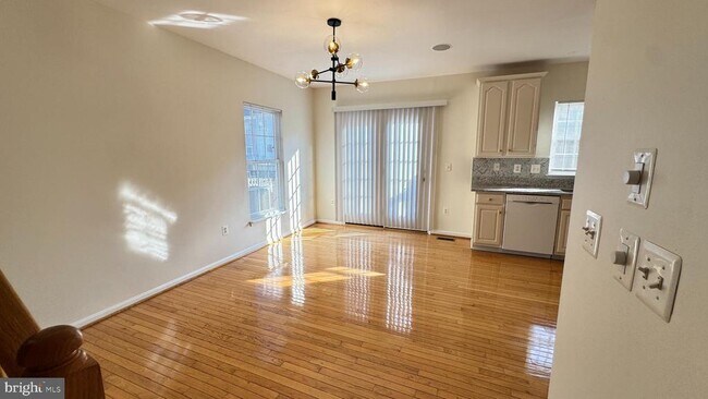 Building Photo - 9611 Normanton Way