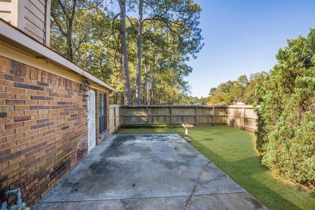 Building Photo - 3203 Golden Willow Dr