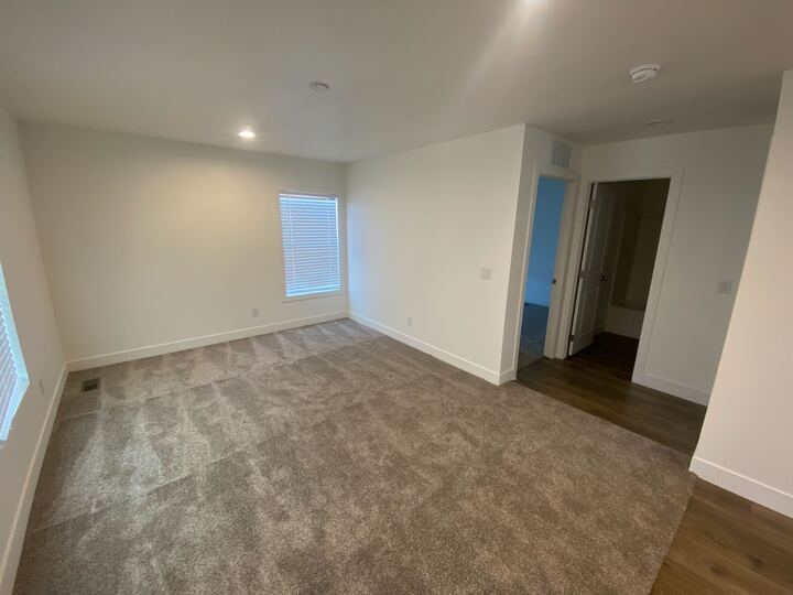 Building Photo - 2060 N Center St