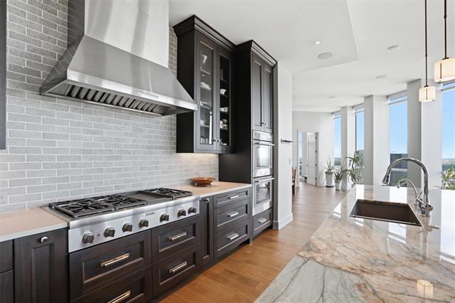 Building Photo - 500 Throckmorton St