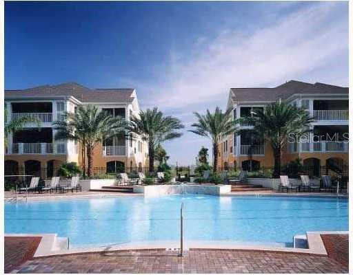 Building Photo - 10121 Courtney Palms Blvd