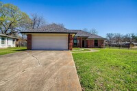 Building Photo - Peaceful 3, Bed, 2 Bath Home on Private Ro...