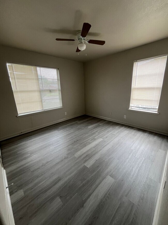 Building Photo - Home for Rent