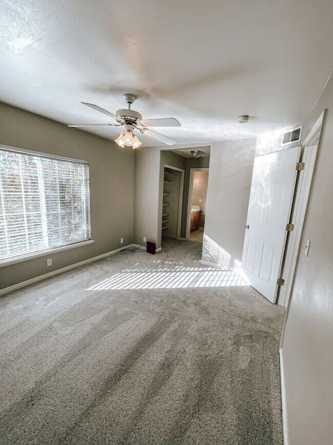 Building Photo - 56 N Garden Park Dr