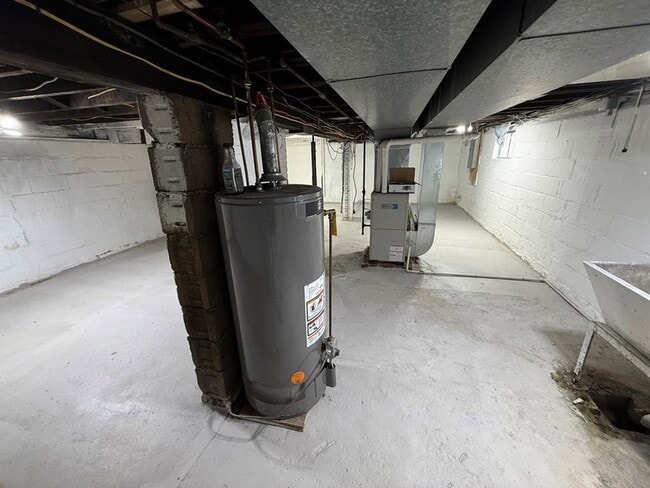 Building Photo - 608 Cooper Ave