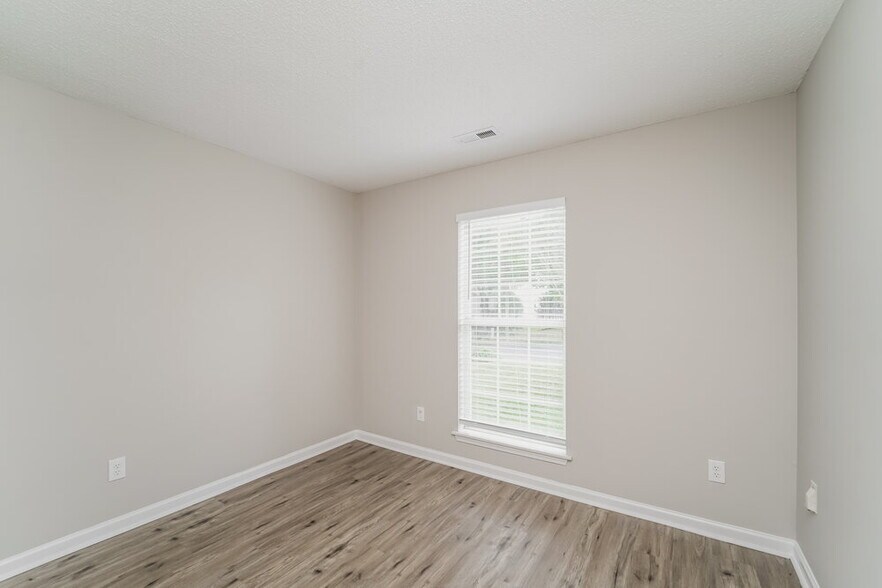 Building Photo - 10342 Battle Ct