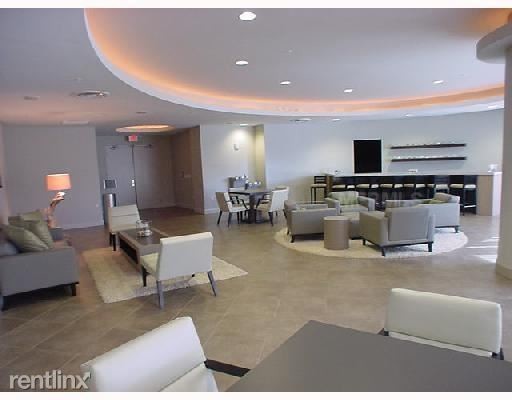 Building Photo - 30 N Summerlin Ave