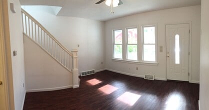 Building Photo - 2 Bedroom Shaler Single Family House