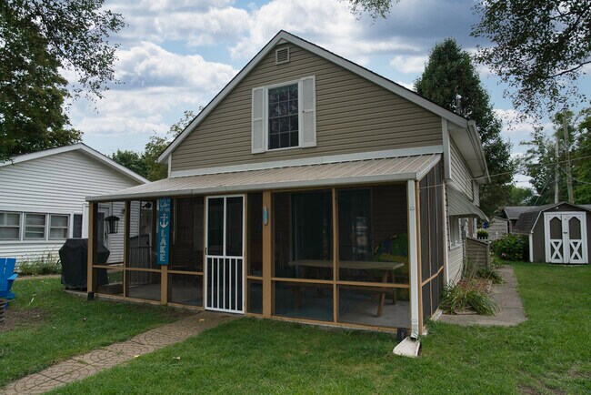 Building Photo - 266 Paradise Island Dr