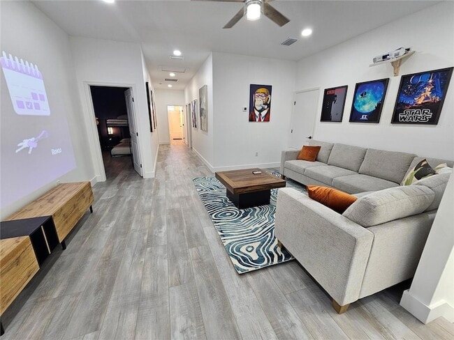 Building Photo - 2075 Jewell Ave