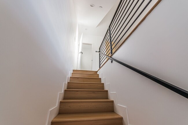 Building Photo - 13463 Beach Ave