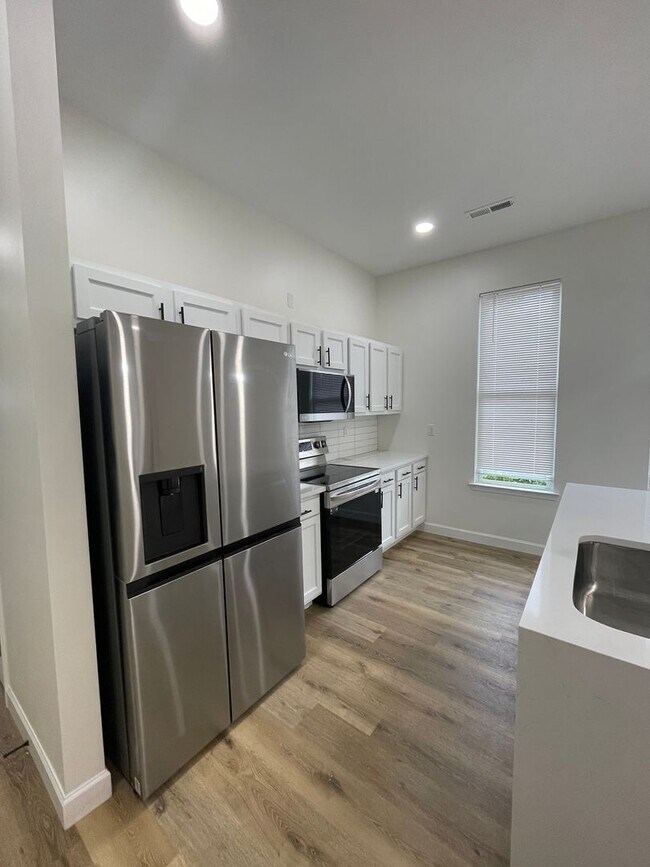 Building Photo - Charming Remodeled Home in Chattanooga
