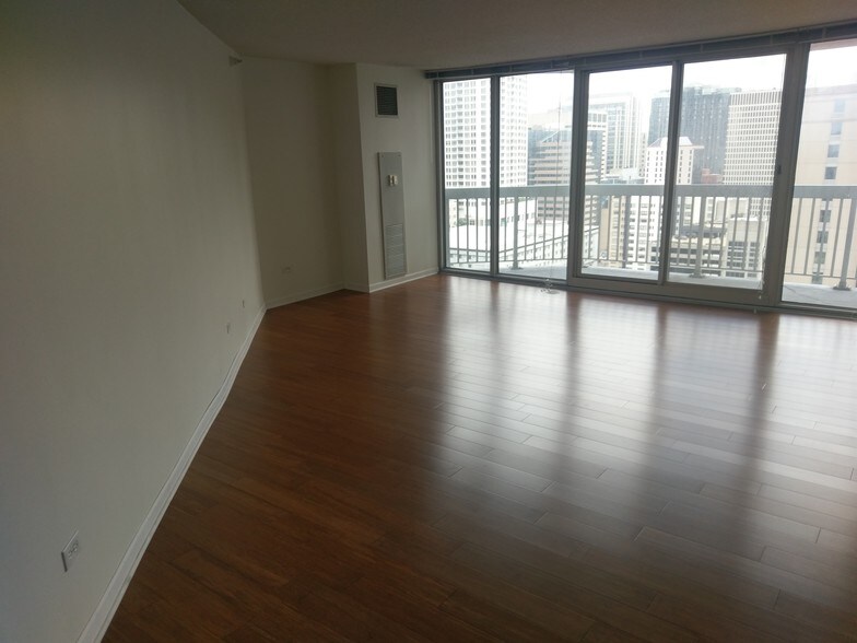 Building Photo - 545 N Dearborn St