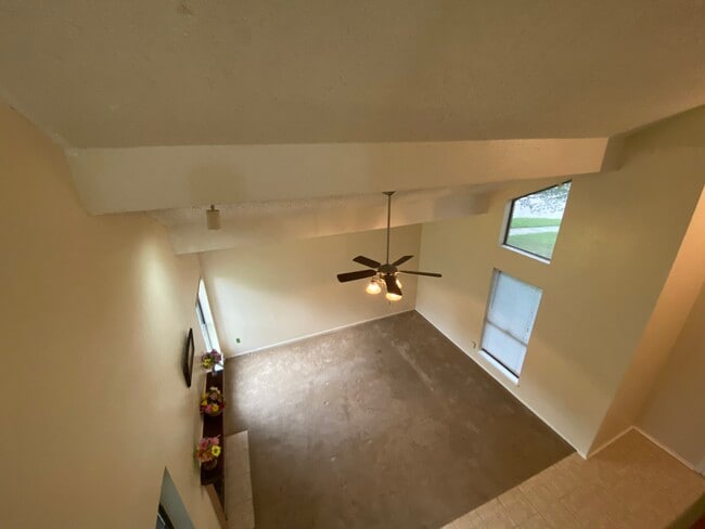 Building Photo - 10531 Golden Meadow Dr