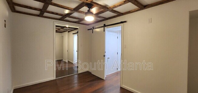 Building Photo - 6584 Walker Rd