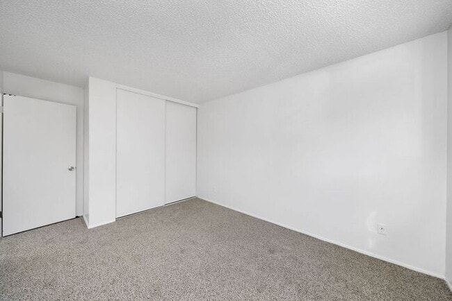 Building Photo - 2 bedroom home. FIRST MONTH FREE!!
