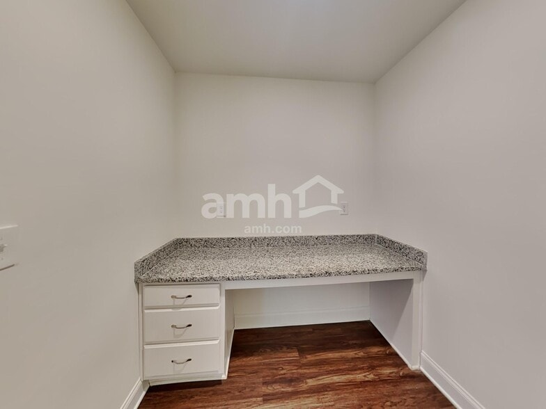 Building Photo - 1079 Ashlyn Ct